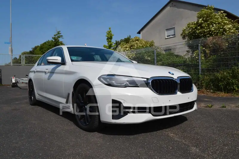 2021 BMW 520
