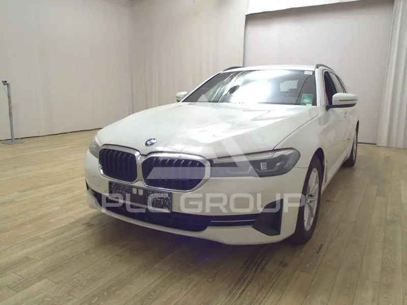 2021 BMW 520