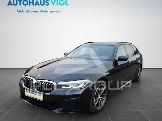 2021 BMW 520