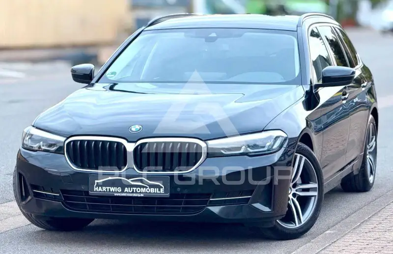 2021 BMW 520