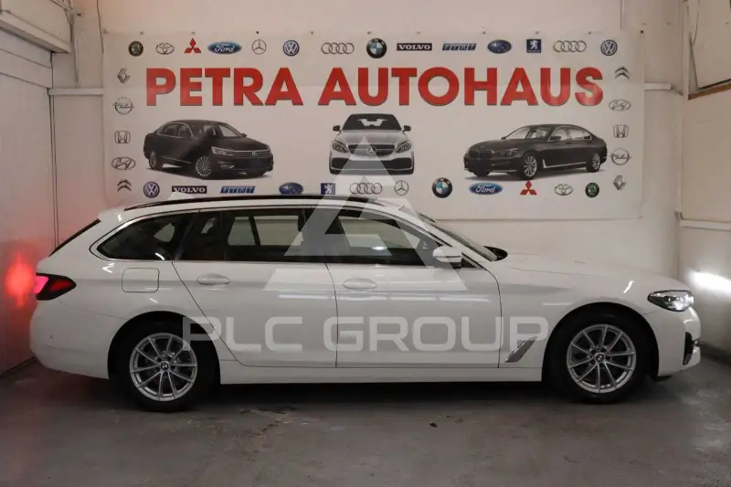 2021 BMW 520