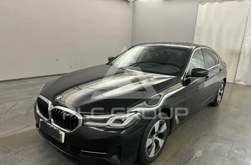 2021 BMW 520