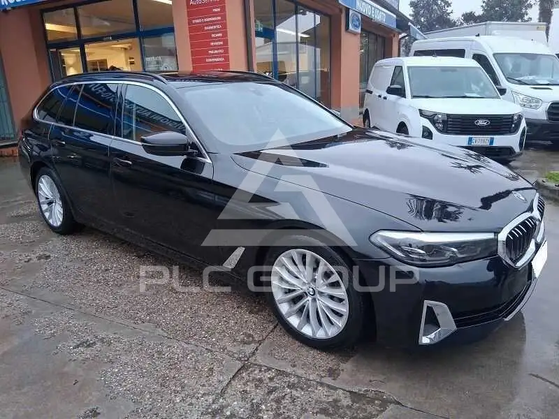 2021 BMW 520