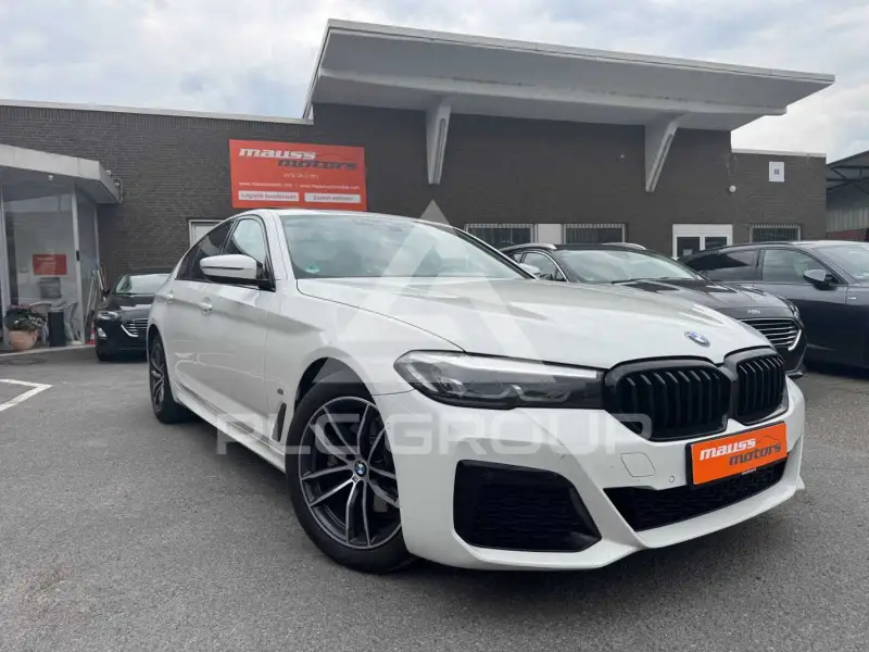 2021 BMW 520