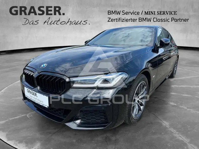 2021 BMW 520