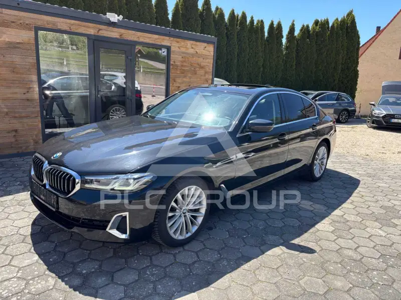 2021 BMW 520
