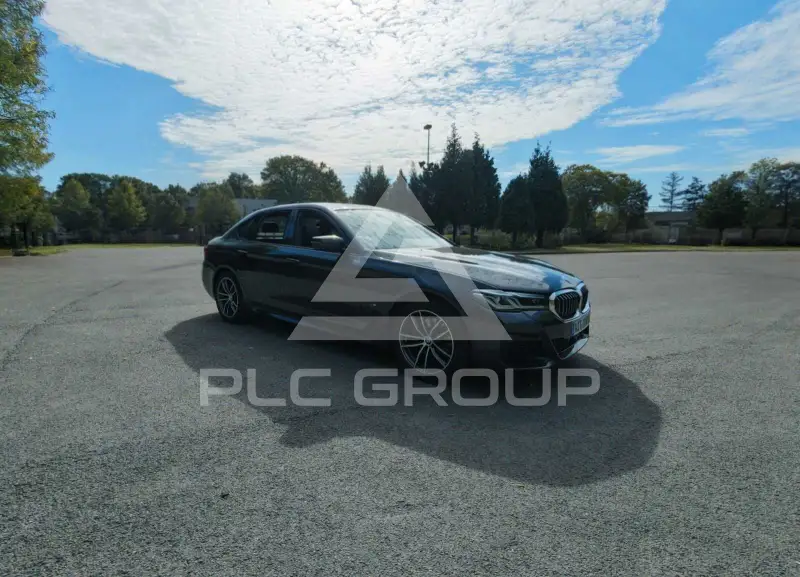 2021 BMW 520