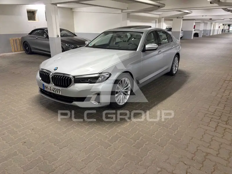2021 BMW 520
