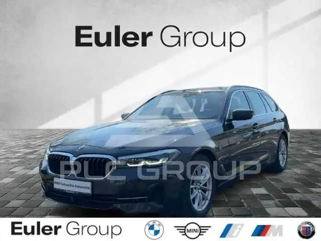 2021 BMW 520