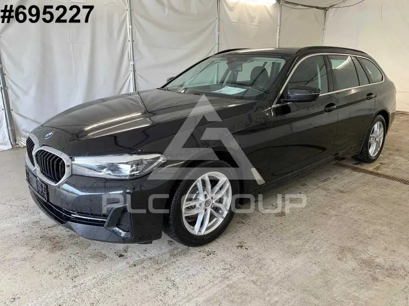 2021 BMW 520
