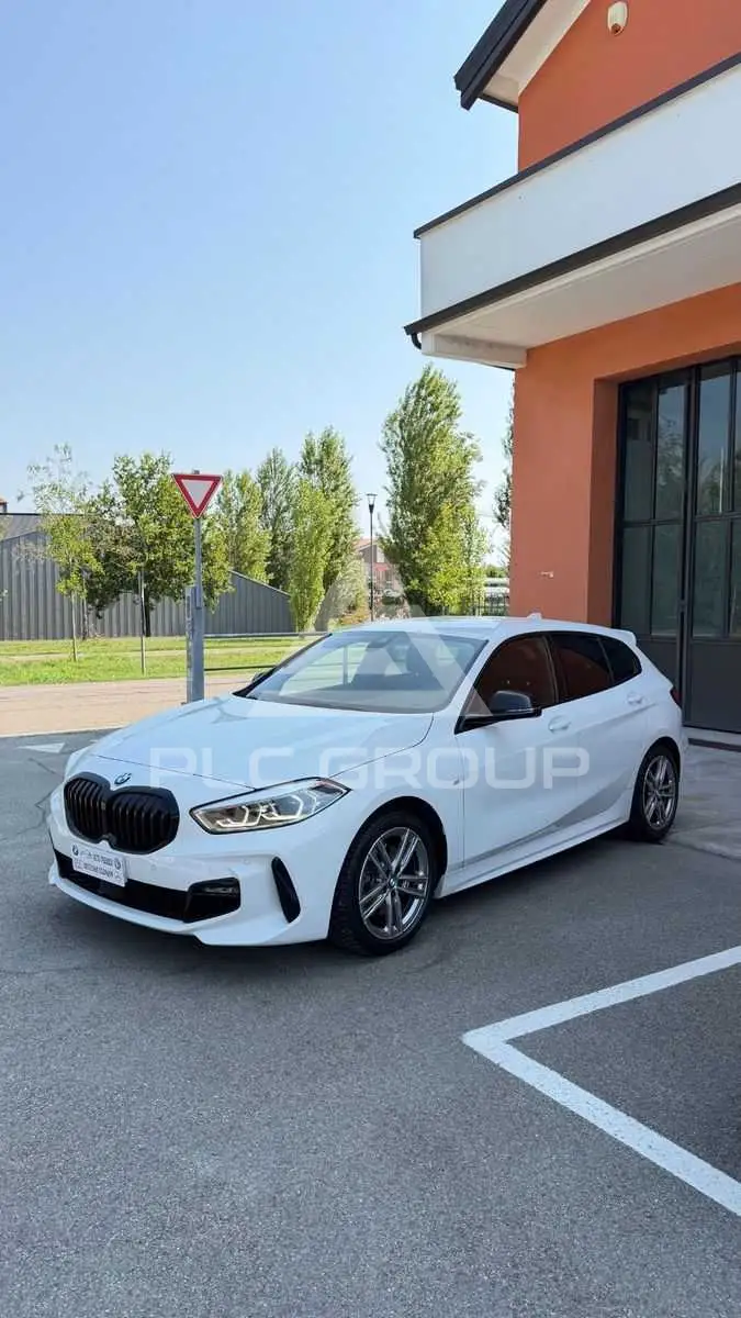 2021 BMW 116