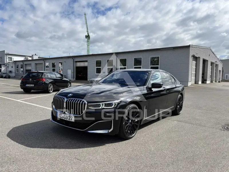 2021 BMW 730