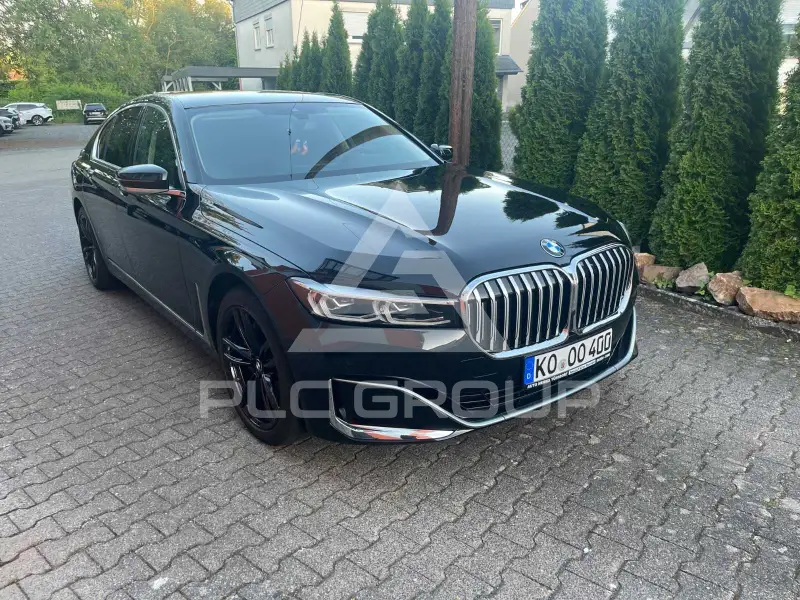 2021 BMW 730