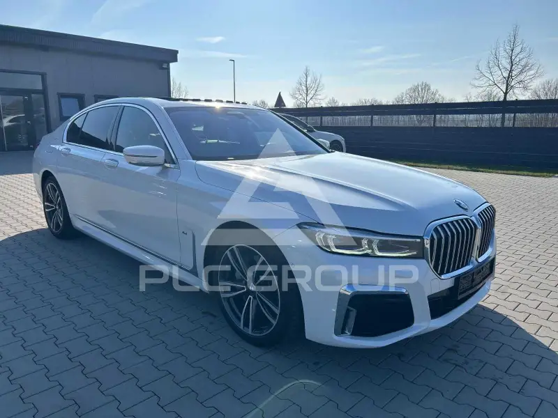 2021 BMW 730