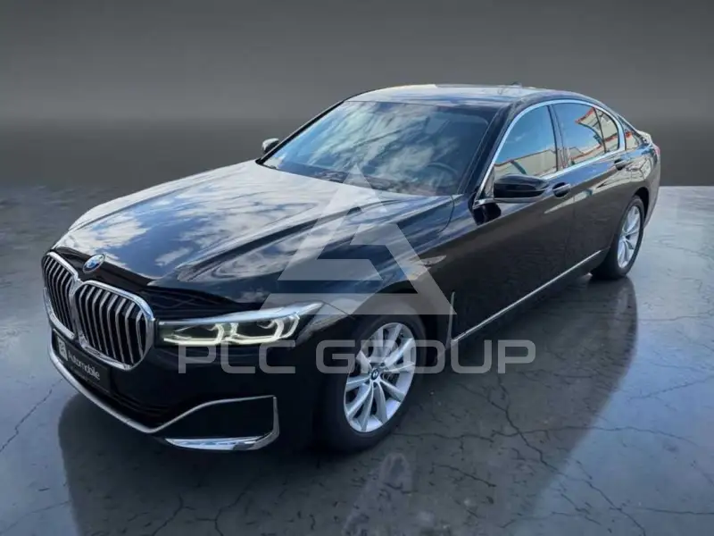 2021 BMW 730
