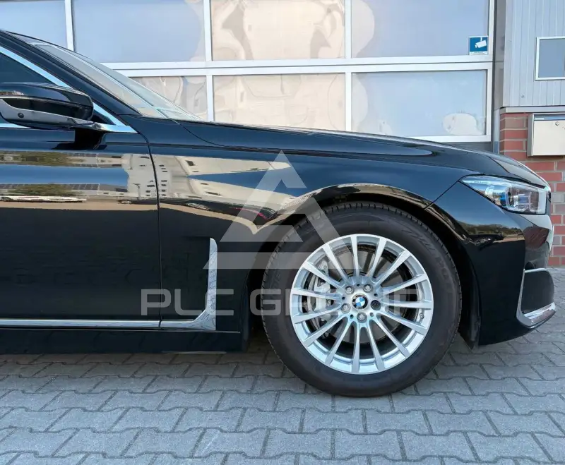 2021 BMW 730
