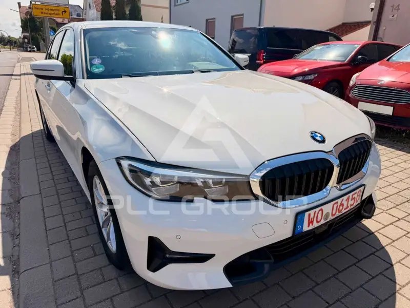 2021 BMW 318