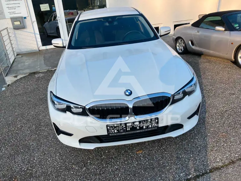 2021 BMW 318