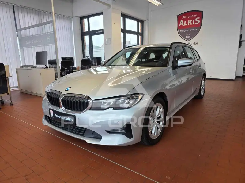 2021 BMW 318