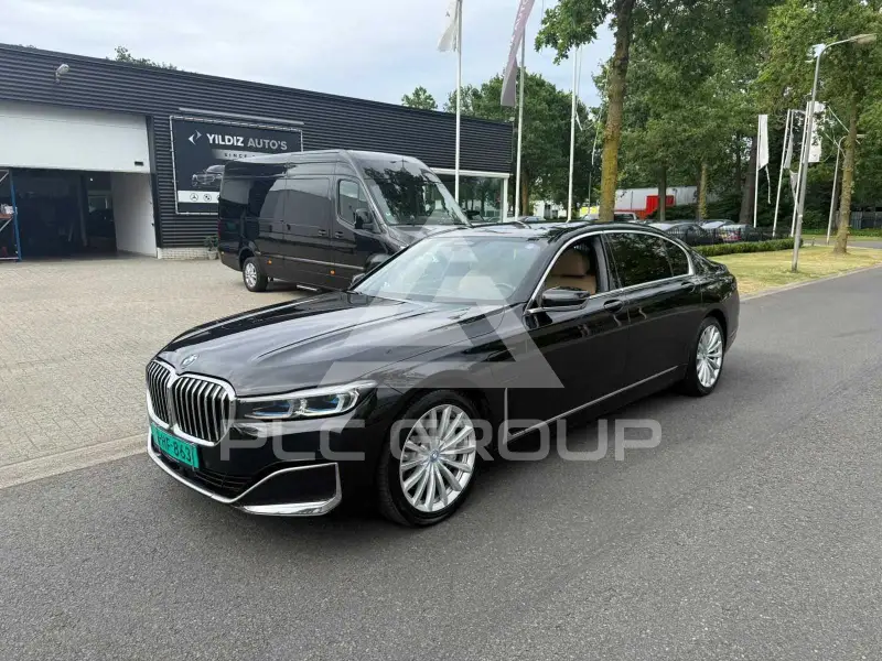 2021 BMW 745