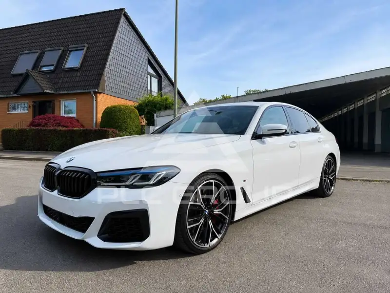 2021 BMW 550M