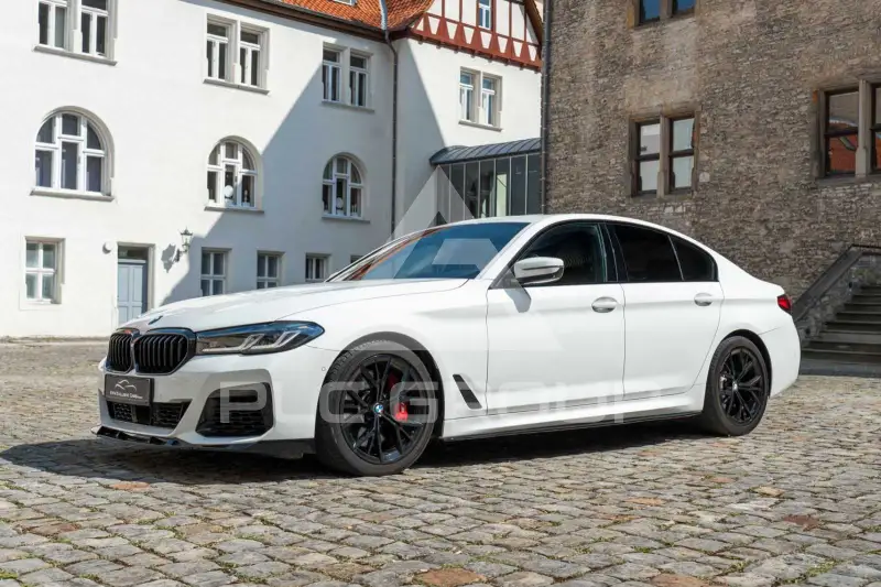 2021 BMW 550M