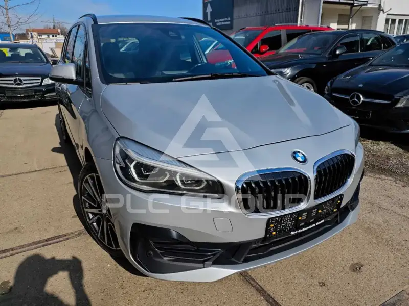 2021 BMW 220