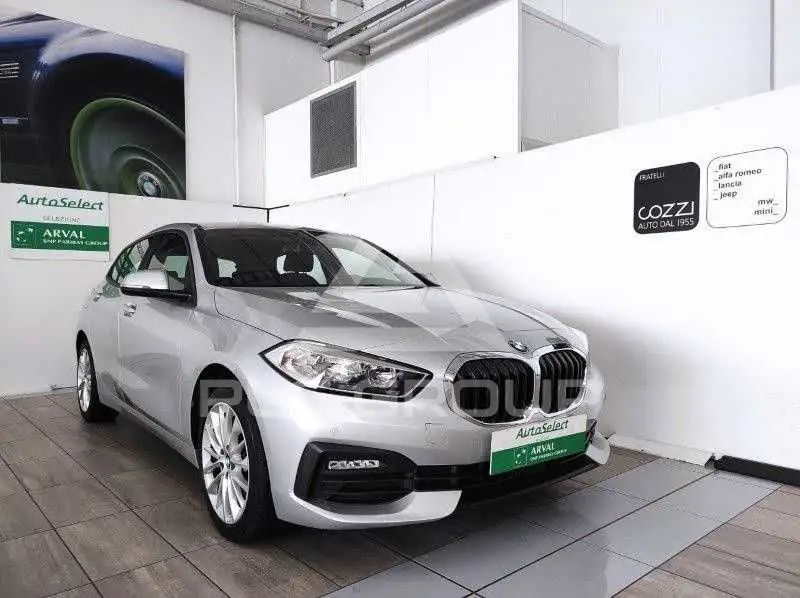2021 BMW 120