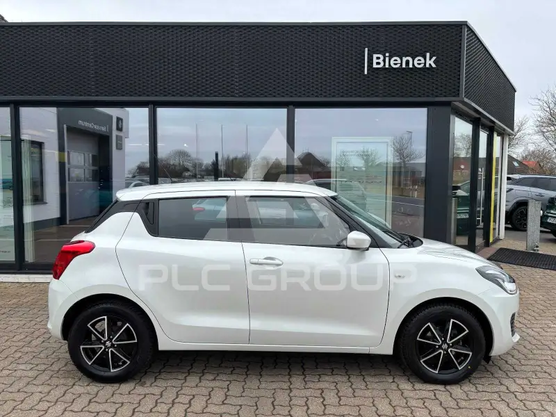 2021 Suzuki SWIFT