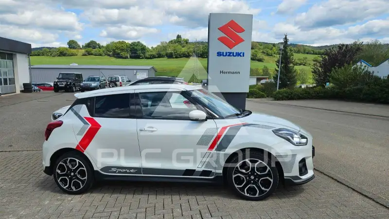 2021 Suzuki SWIFT