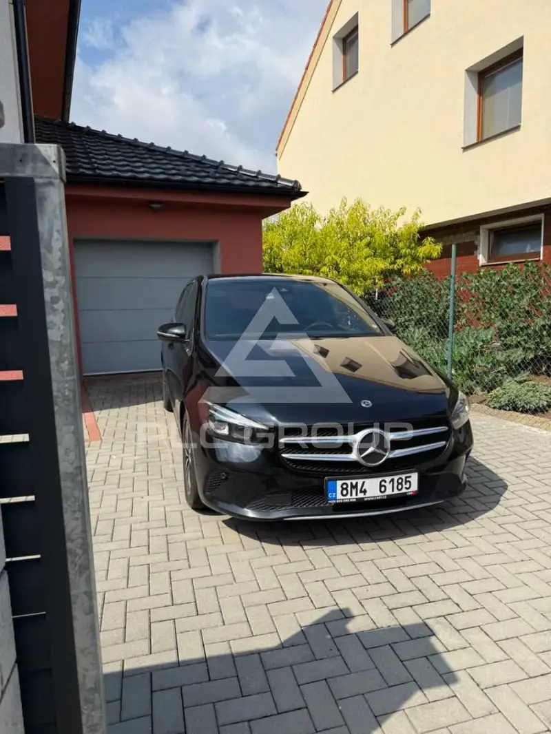2021 Mercedes Benz B 200