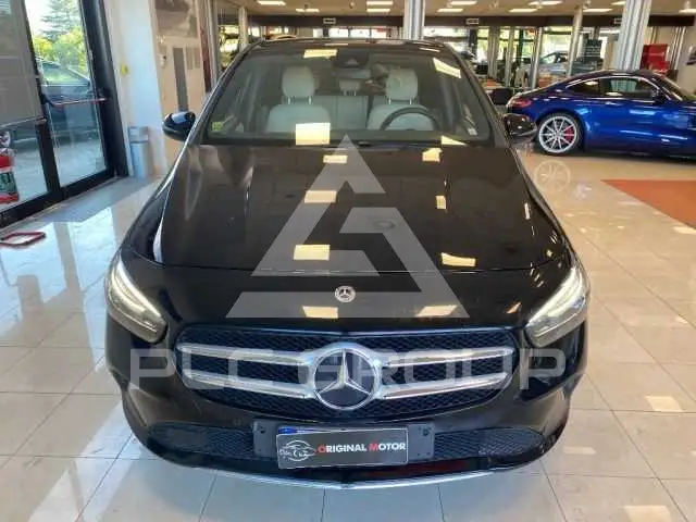 2021 Mercedes Benz B 200