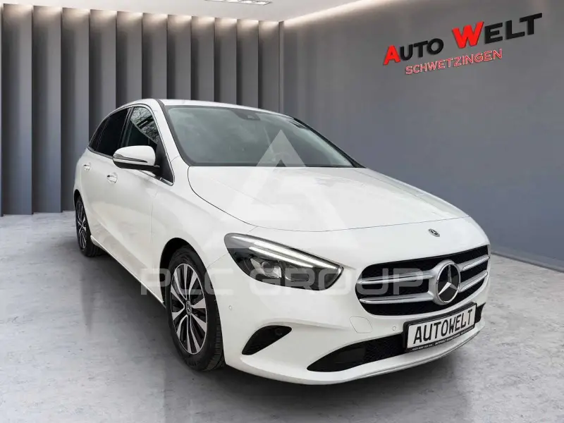 2021 Mercedes Benz B 200