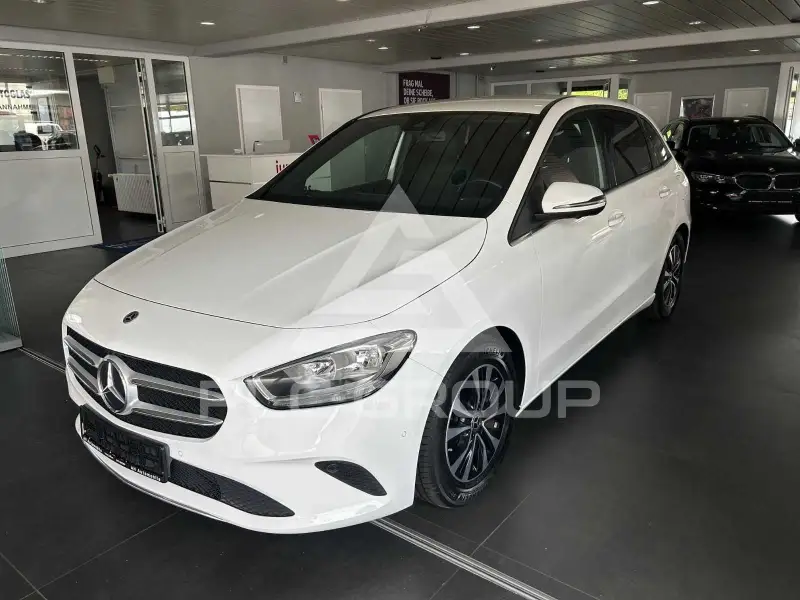2021 Mercedes Benz B 200