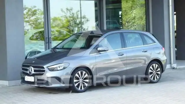 2021 Mercedes Benz B 200
