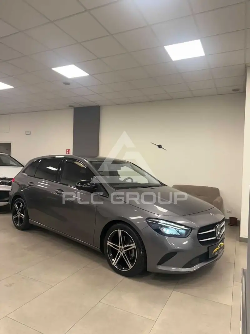 2021 Mercedes Benz B 200