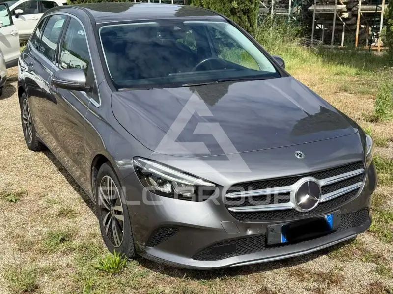2021 Mercedes Benz B 200
