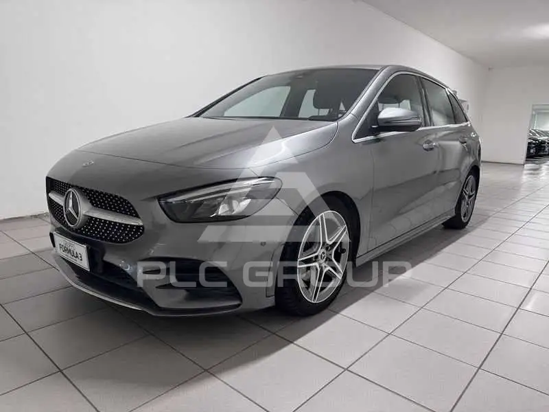2021 Mercedes Benz B 200