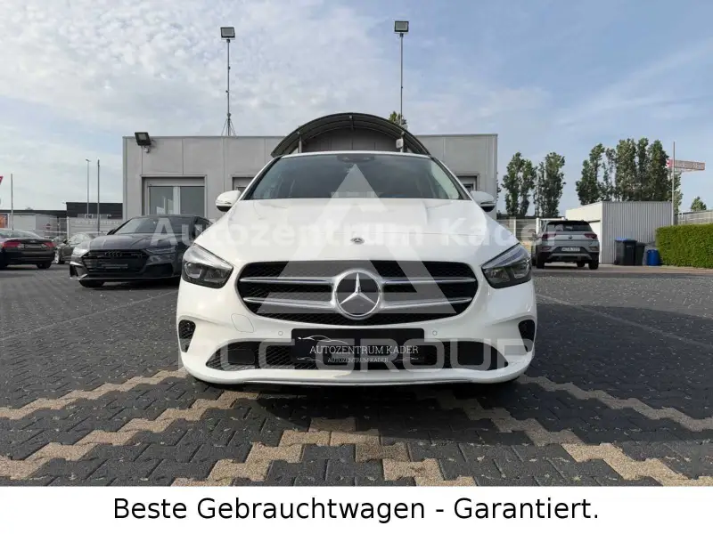 2021 Mercedes Benz B 200