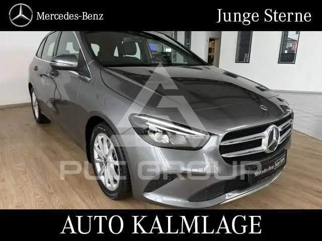 2021 Mercedes Benz B 200