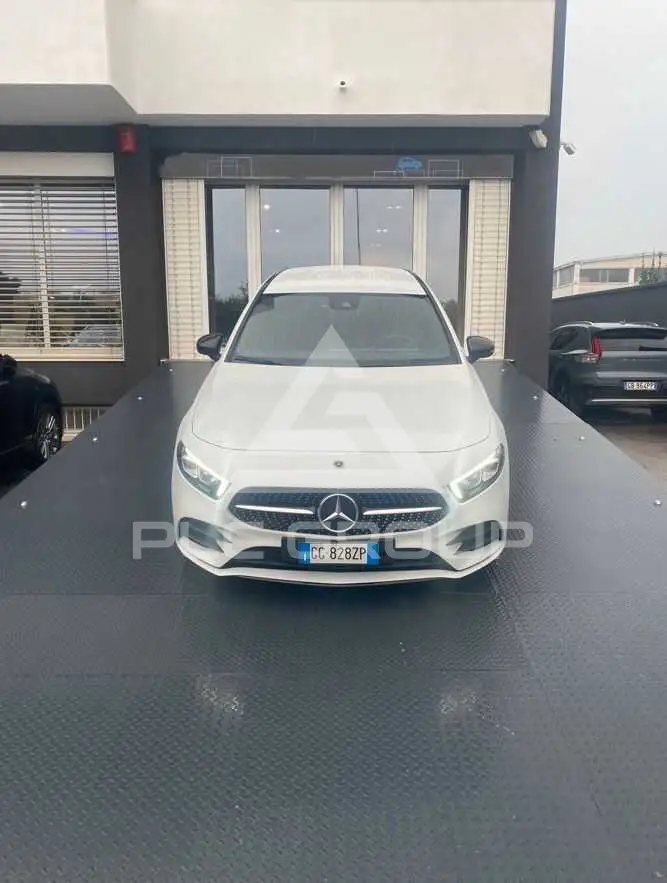 2021 Mercedes Benz A 200