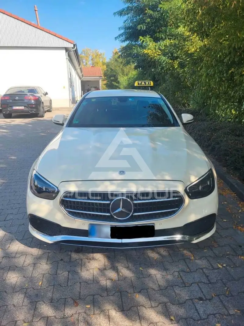 2021 Mercedes Benz E 200