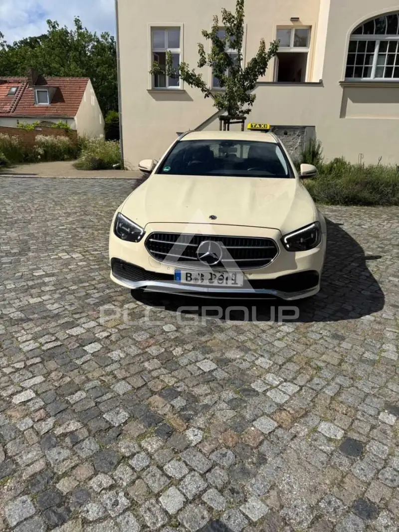 2021 Mercedes Benz E 220