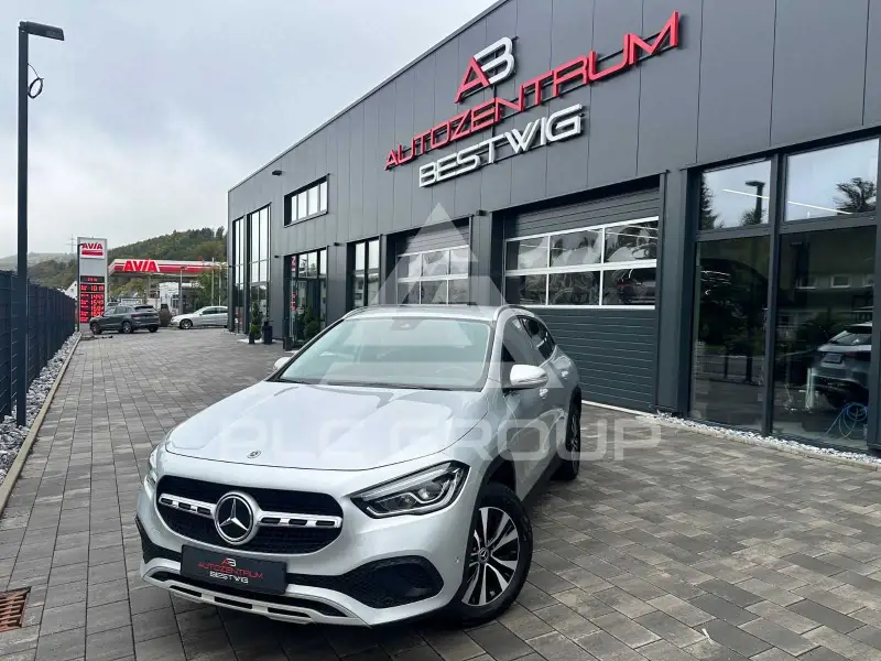 2021 Mercedes Benz GLA 220