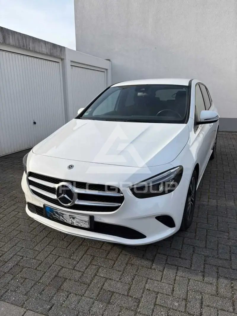 2021 Mercedes Benz B 180