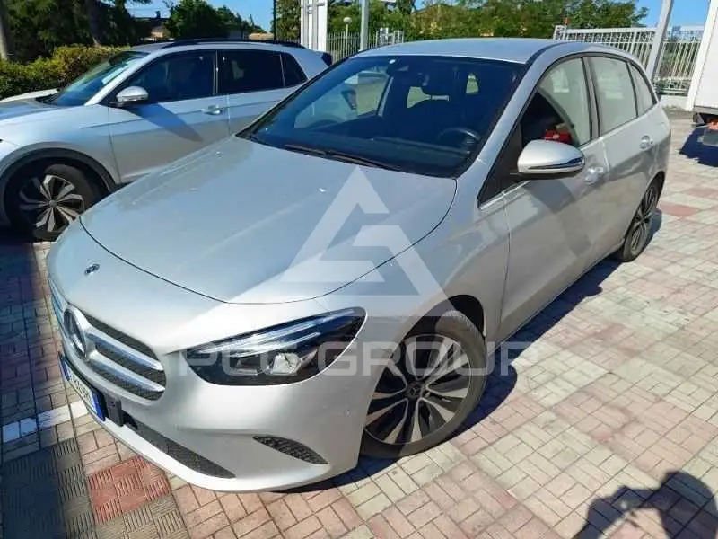 2021 Mercedes Benz B 180