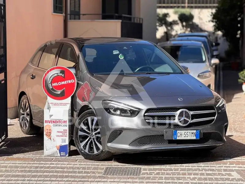 2021 Mercedes Benz B 180