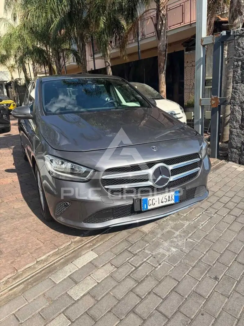 2021 Mercedes Benz B 180