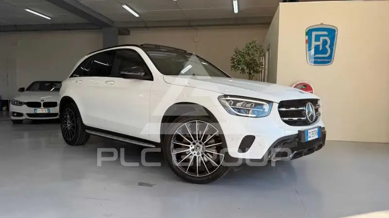 2021 Mercedes Benz GLC 220