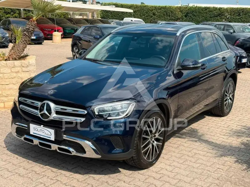 2021 Mercedes Benz GLC 220